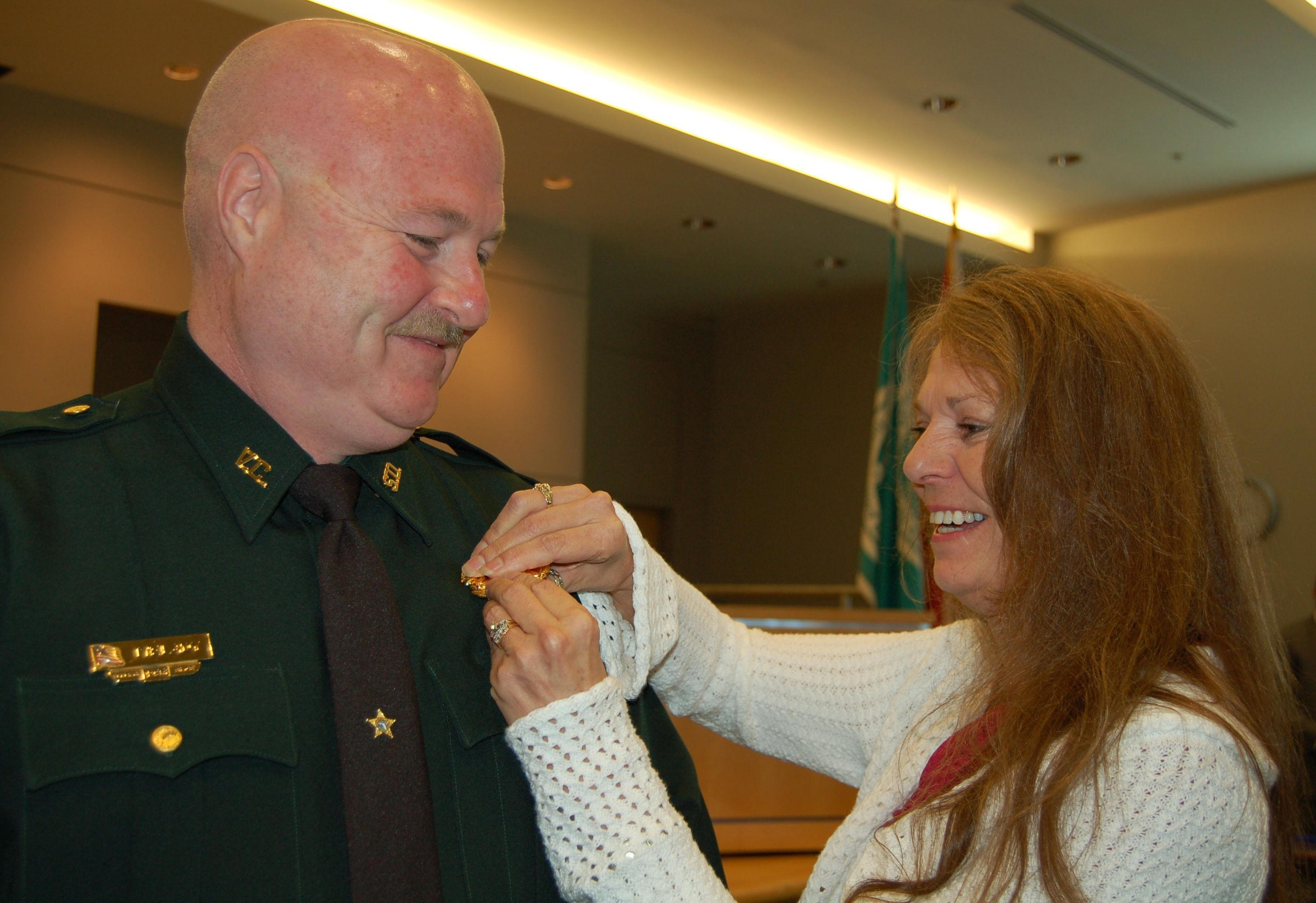 Sheriff Johnson Promotes New Major Image